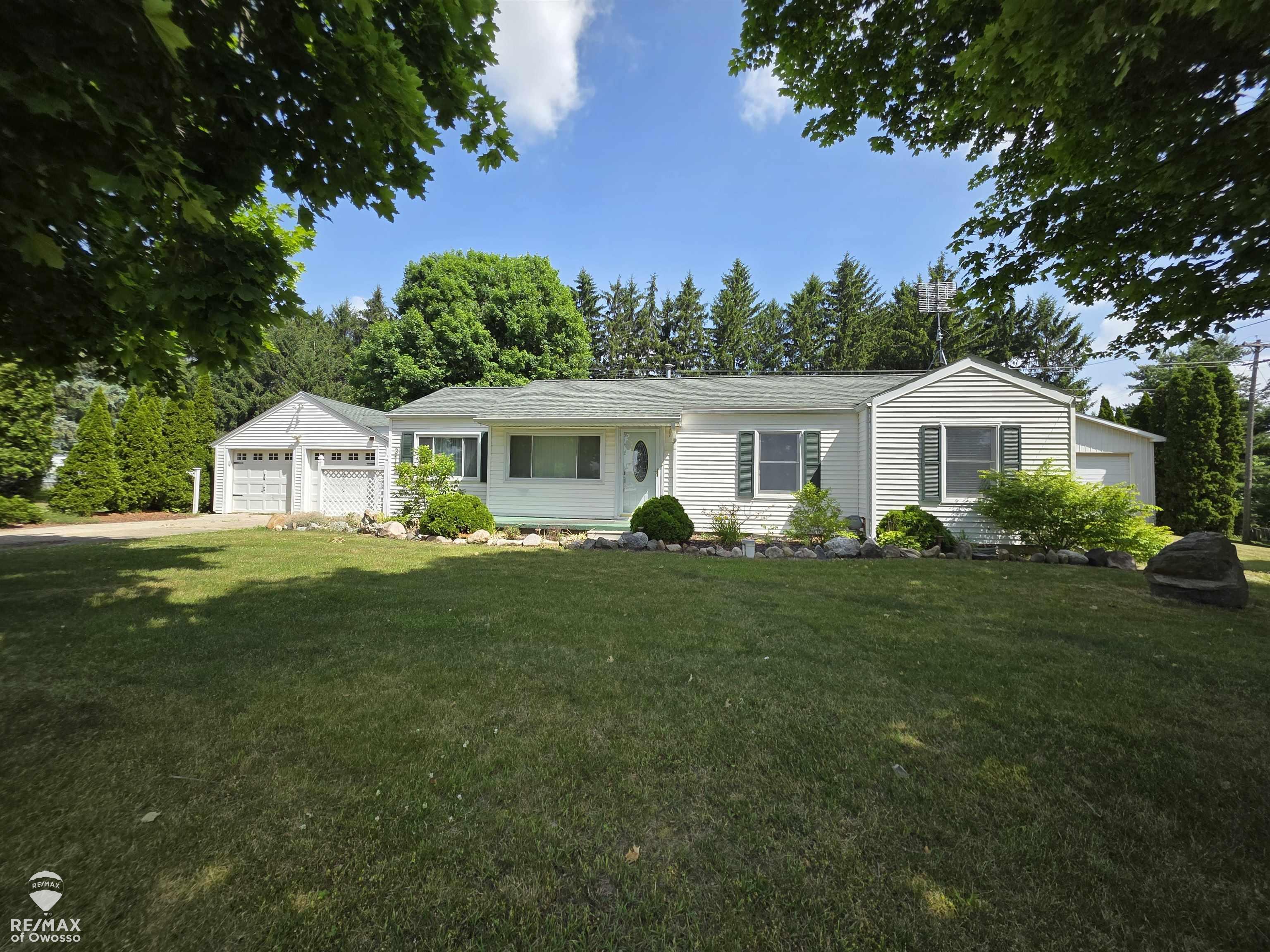 3112 West Bennington Road Owosso, MI 48867 - Photo 3 of 24 Gallery Image 3