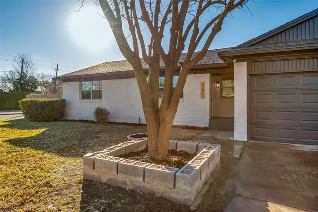 $389,900 | 3072 Mark Twain Drive, Farmers Branch, TX 75234