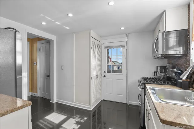 $599,000 | 69 Clinton Avenue, New Rochelle, NY 10801