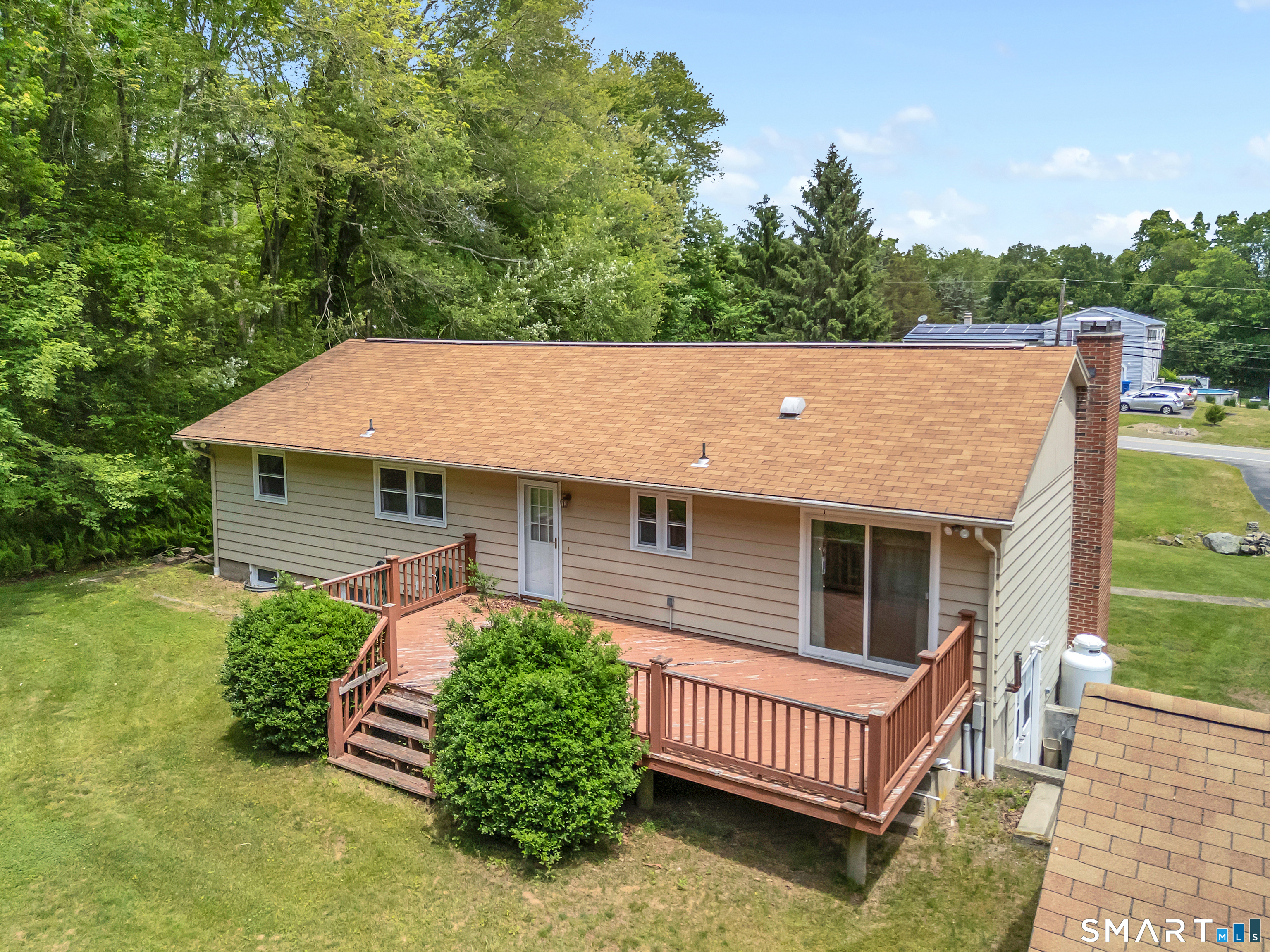 688 Raymond Hill Road Montville, CT 06370 - Photo 5 of 40