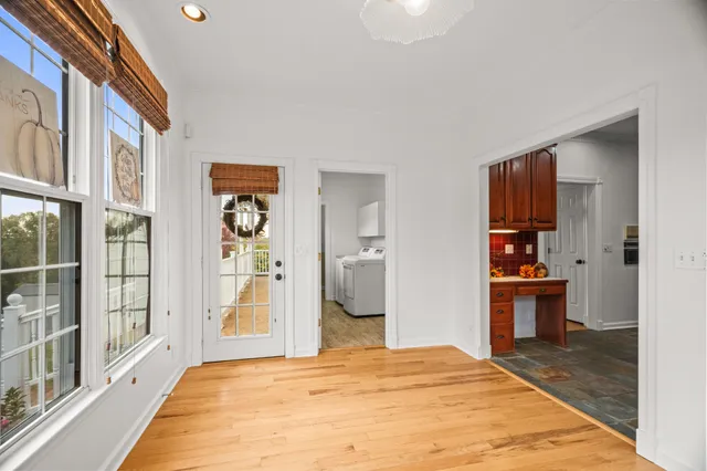 a view of utility room