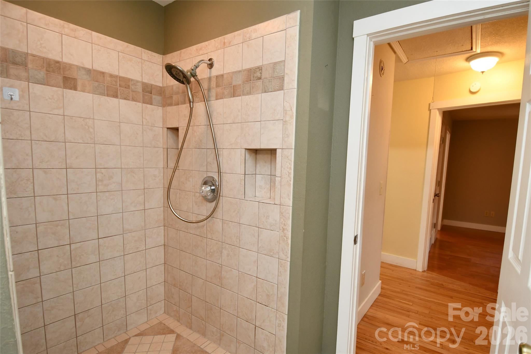 477 West Ridge Drive Burnsville, NC 28714 - Photo 32 of 48 a bathroom with a shower