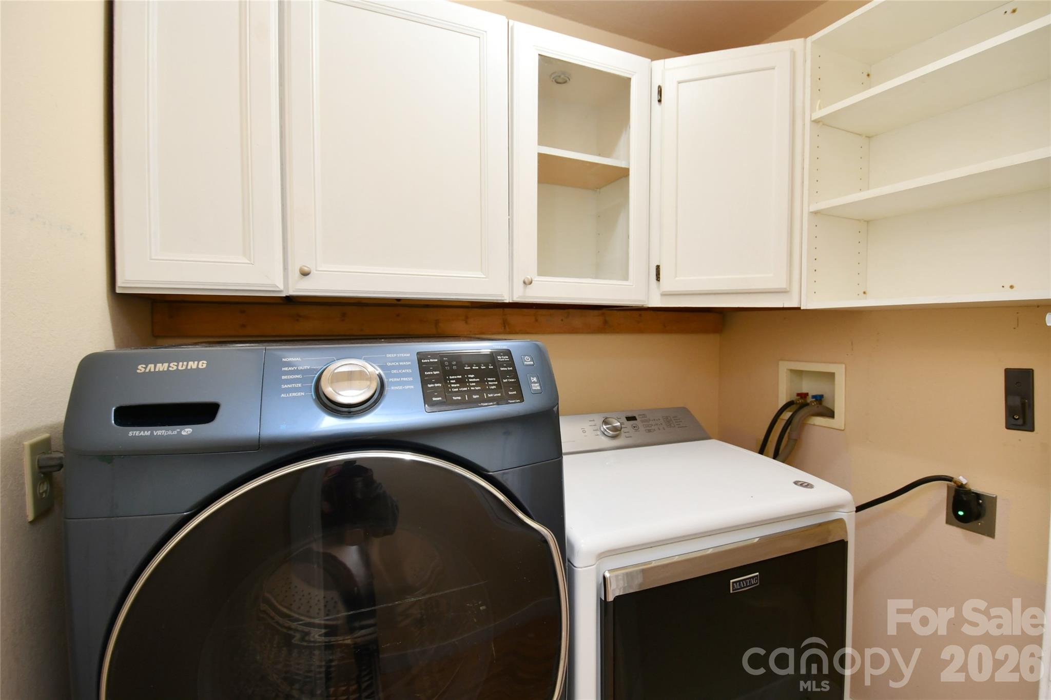 477 West Ridge Drive Burnsville, NC 28714 - Photo 34 of 48 a utility room with dryer and washer