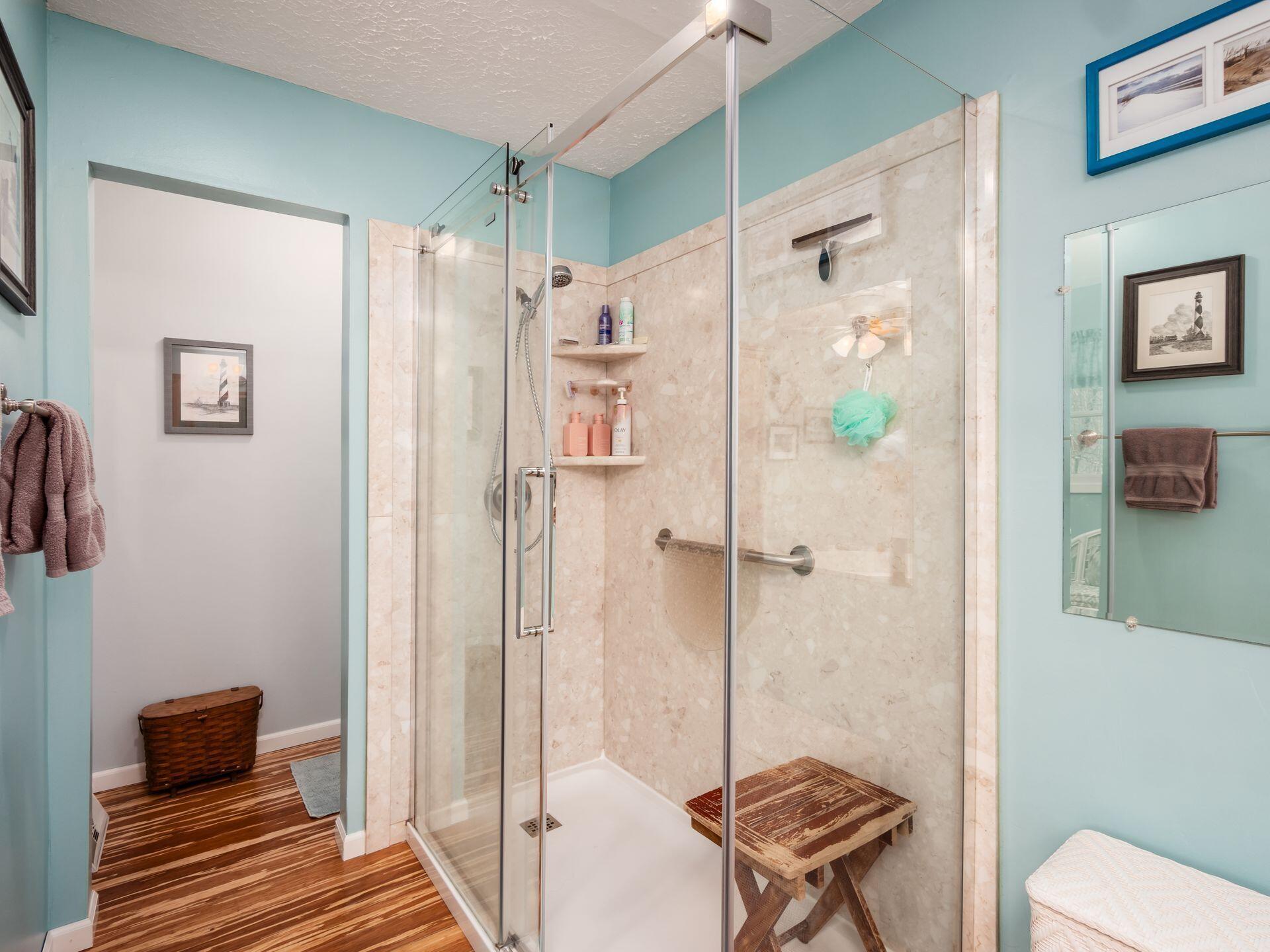 12741 Goodman Road Ashville, OH 43103 - Photo 22 of 61 Primary En-Suite Bathroom