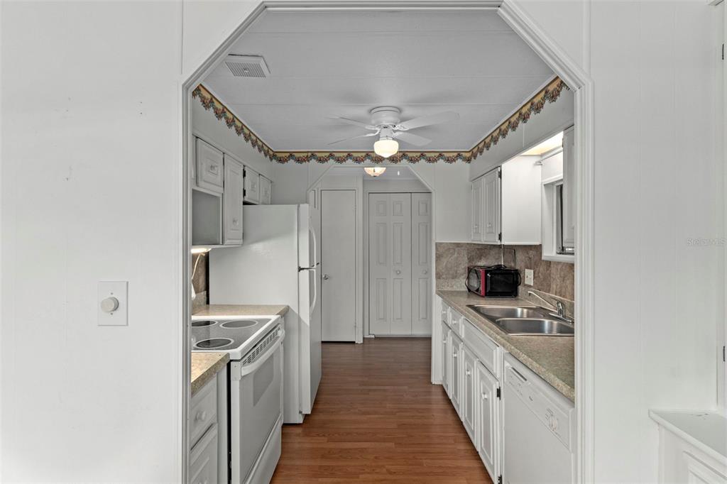 12045 Formosa Street Brooksville, FL 34613 - Photo 23 of 49