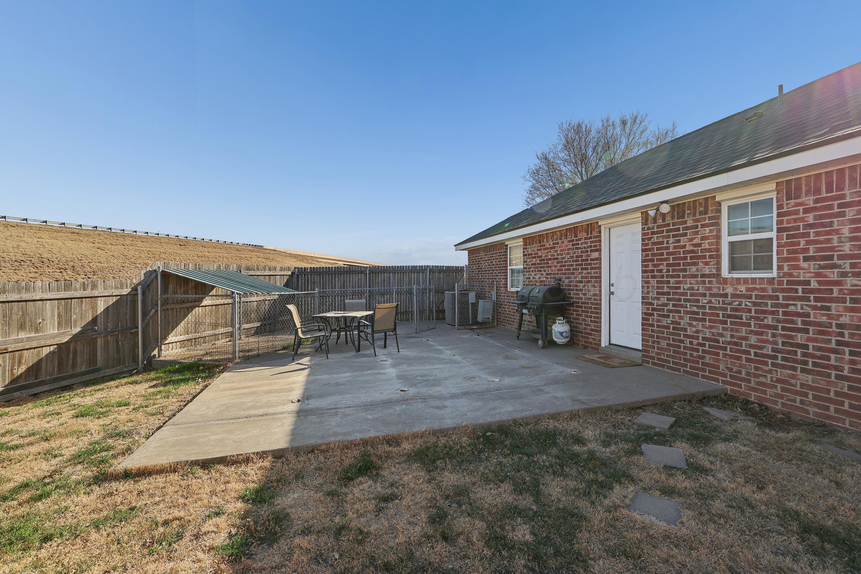 1401 Southwest 61st Avenue Amarillo, TX 79118 - Photo 20 of 31 25-Side Patio