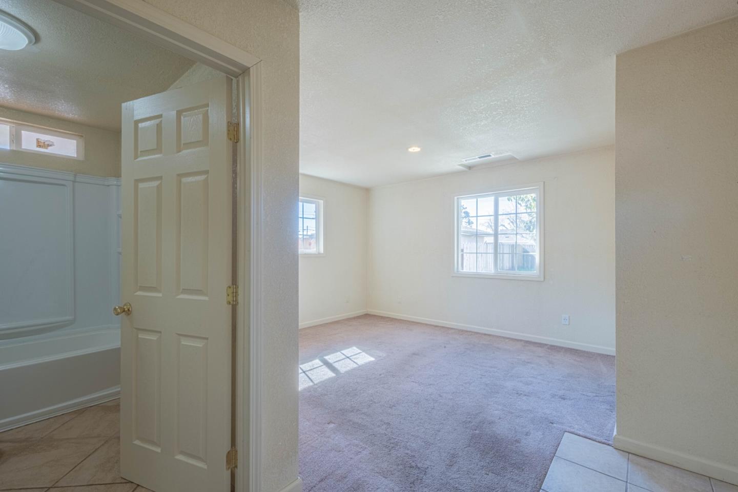 40 Oak Street Salinas, CA 93901 - Photo 14 of 28 a view of an empty room and window