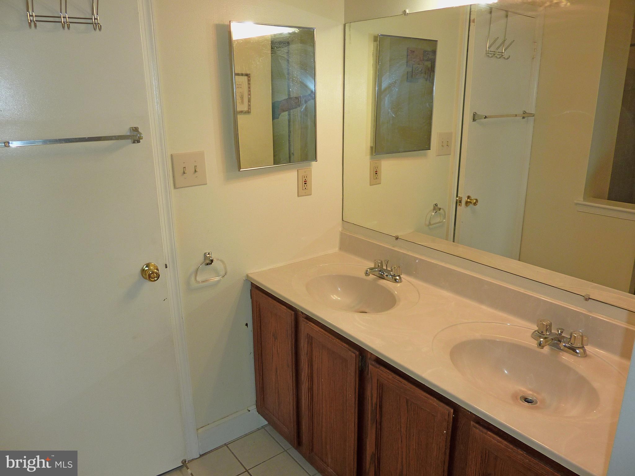 1026 Rafter Road Jeffersonville, PA 19403 - Photo 18 of 27 Hall Bath-Direct Access to Bedroom