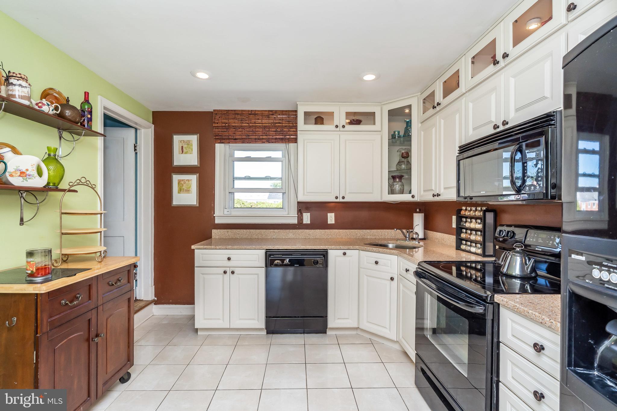 1250 June Road Baltimore, MD 21227 - Photo 8 of 42 recess lighting and cabinet lighting