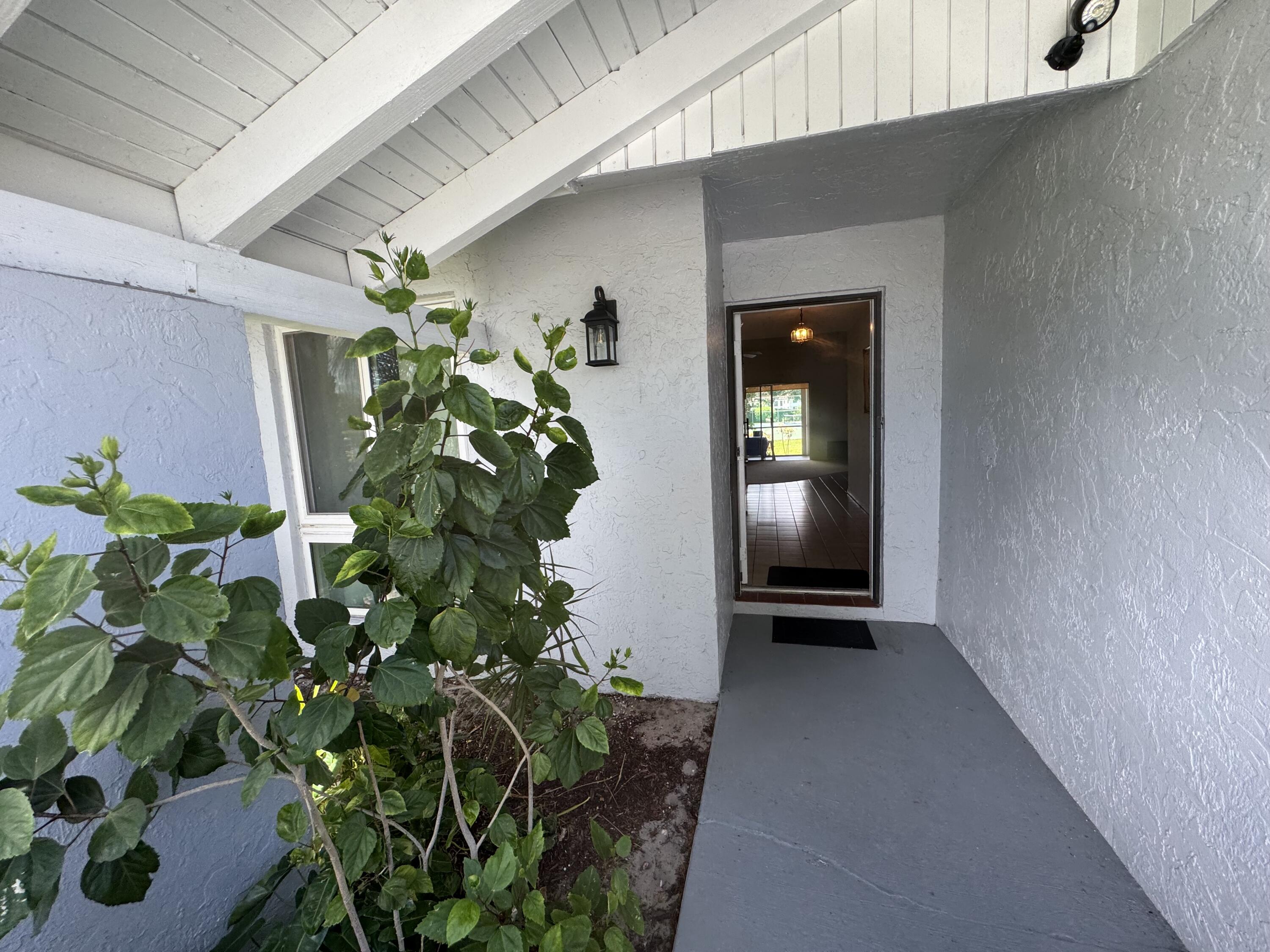 744 Lago Road, Unit 1F Delray Beach, FL 33445 - Photo 4 of 25 IMG_1346