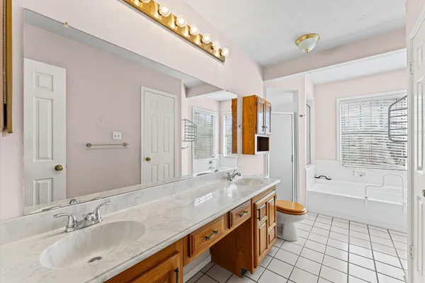 $1,700 | 25 Regency Lane, Houston, TX 77088