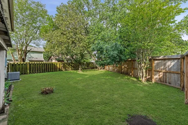 $1,700 | 25 Regency Lane, Houston, TX 77088