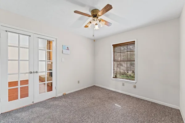 $1,700 | 25 Regency Lane, Houston, TX 77088