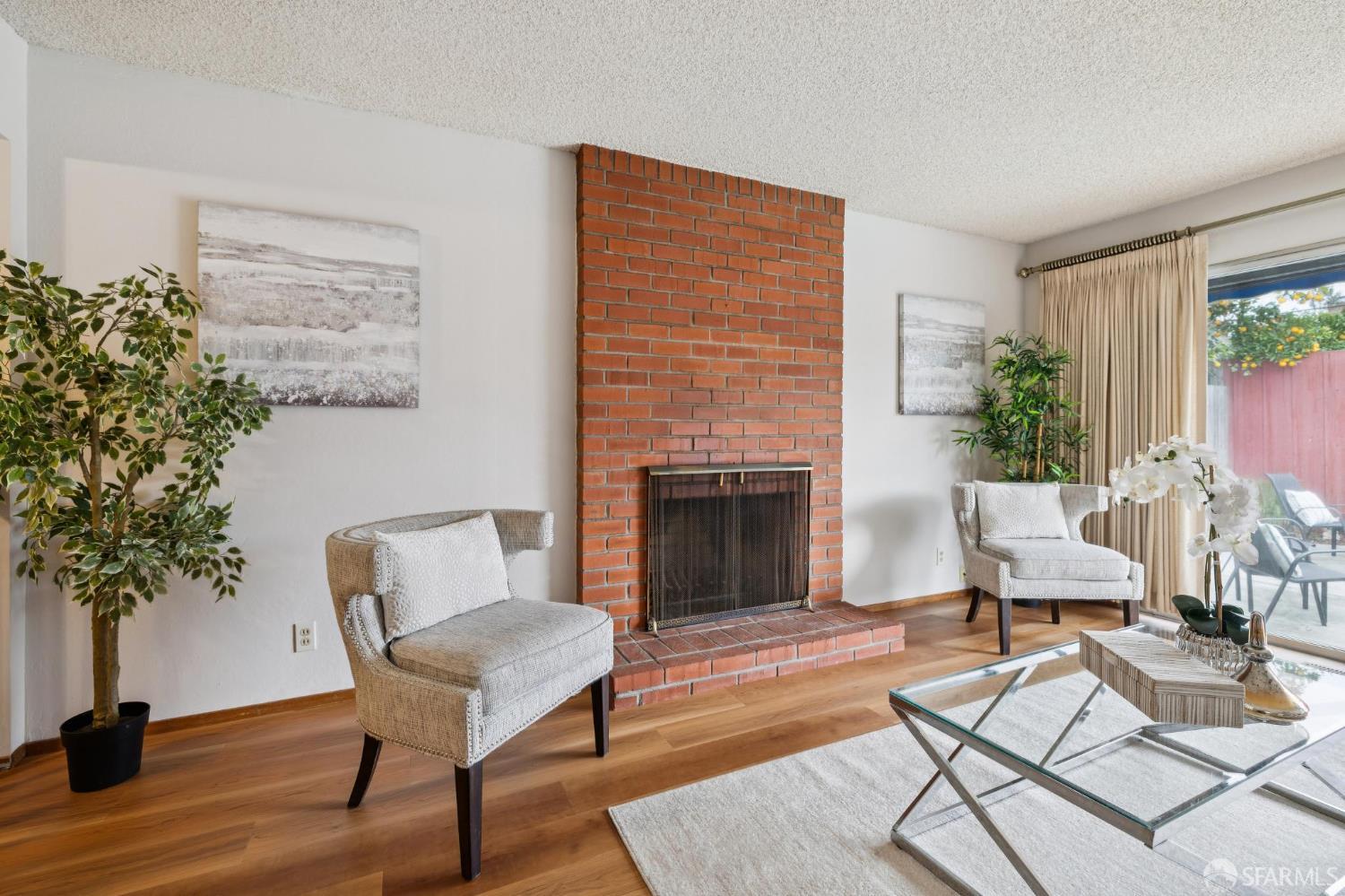 821 Raintree Drive San Jose, CA 95129 - Photo 21 of 58 As-is photo, no digital enhancements.