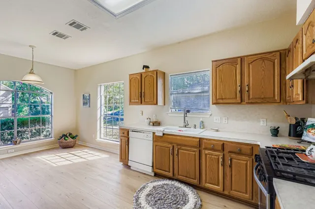 $400,000 | 12423 Los Indios Trail, Austin, TX 78729