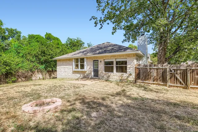 $400,000 | 12423 Los Indios Trail, Austin, TX 78729