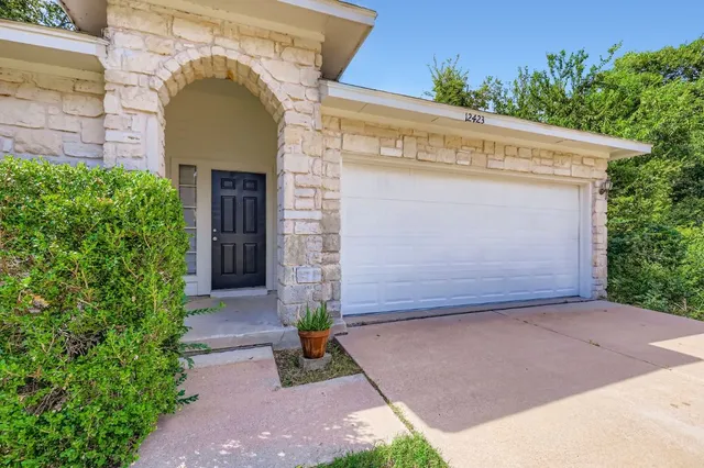 $400,000 | 12423 Los Indios Trail, Austin, TX 78729