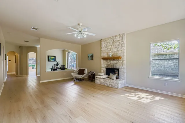 $400,000 | 12423 Los Indios Trail, Austin, TX 78729