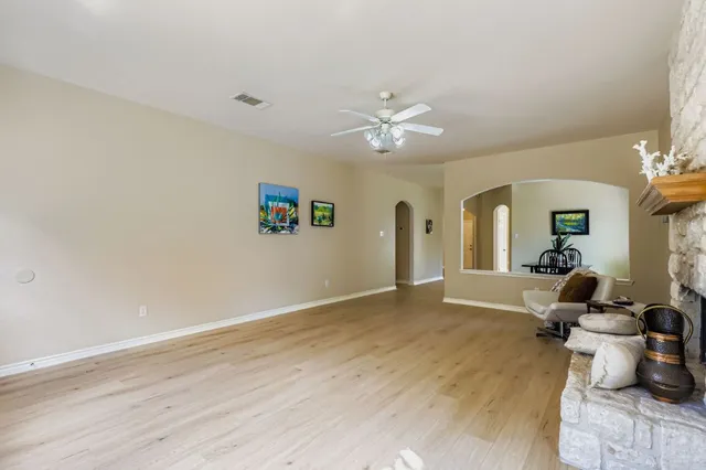 $400,000 | 12423 Los Indios Trail, Austin, TX 78729