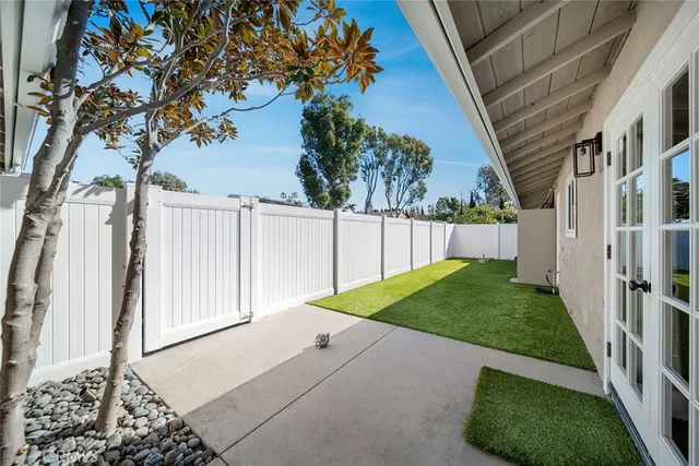 $1,350,000 | 439 Gloucester Drive, Costa Mesa, CA 92627