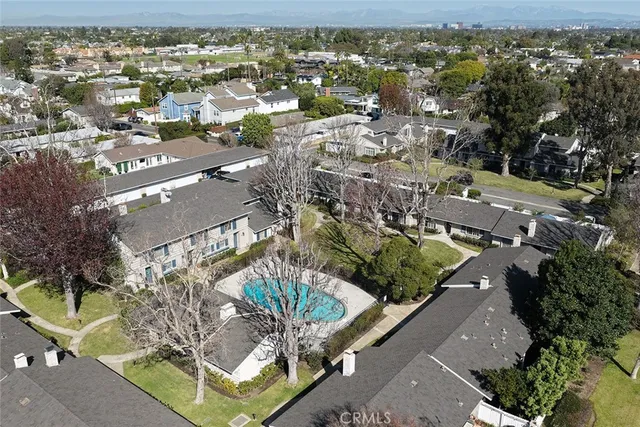 $1,350,000 | 439 Gloucester Drive, Costa Mesa, CA 92627