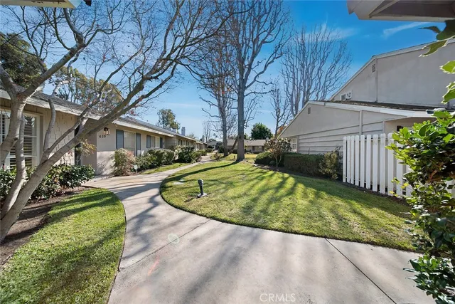 $1,350,000 | 439 Gloucester Drive, Costa Mesa, CA 92627