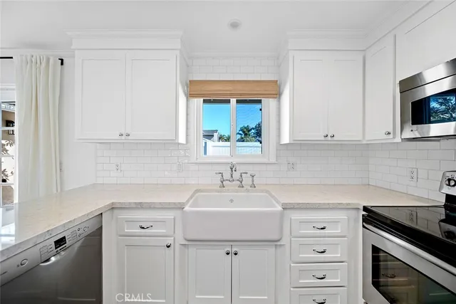 $1,350,000 | 439 Gloucester Drive, Costa Mesa, CA 92627