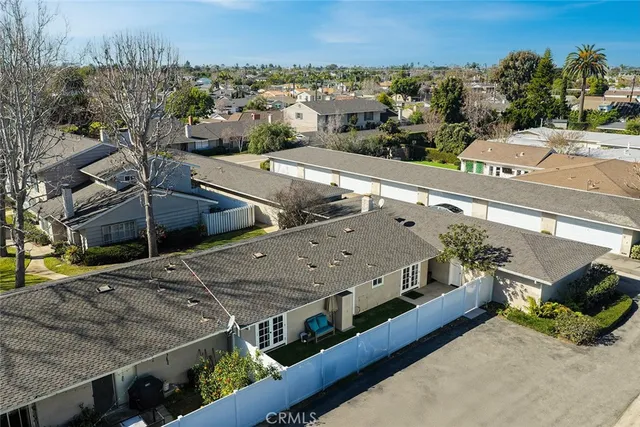$1,350,000 | 439 Gloucester Drive, Costa Mesa, CA 92627