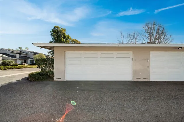 $1,350,000 | 439 Gloucester Drive, Costa Mesa, CA 92627