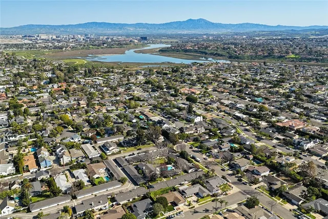 $1,350,000 | 439 Gloucester Drive, Costa Mesa, CA 92627