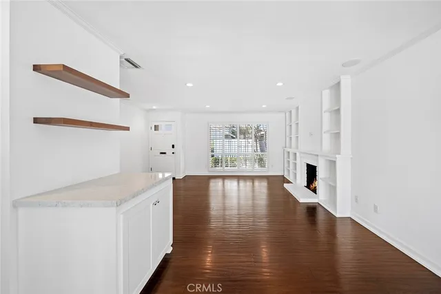 $1,350,000 | 439 Gloucester Drive, Costa Mesa, CA 92627