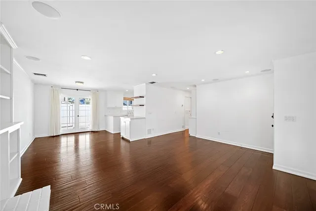 $1,350,000 | 439 Gloucester Drive, Costa Mesa, CA 92627