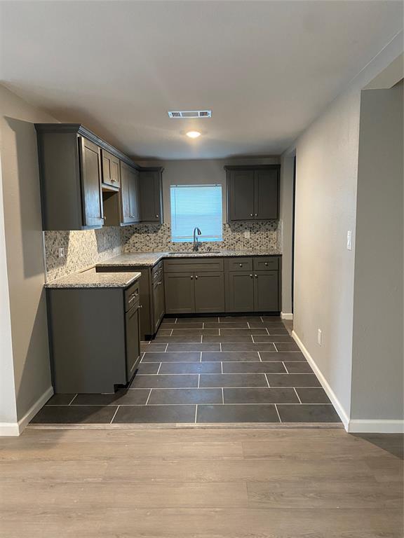 324 Hogan Lane Bellmead, TX 76705 - Photo 18 of 36