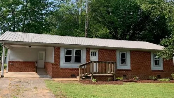 $232,700 | 225 Smith Street, Puryear, TN 38251