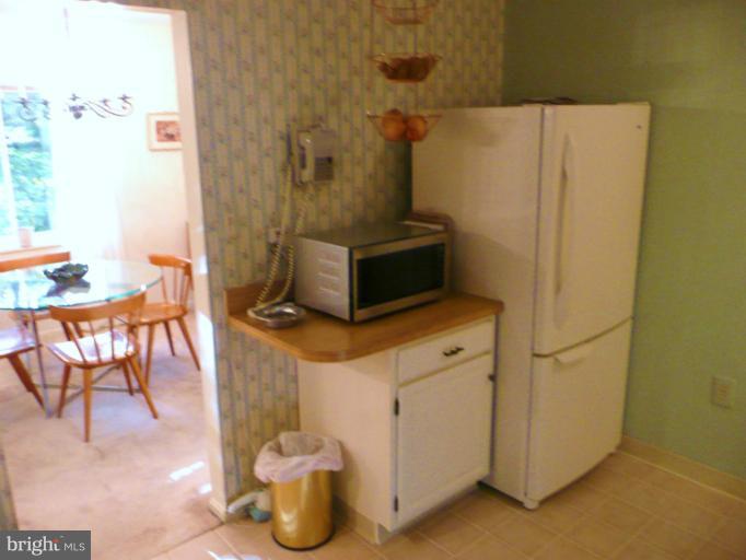 1534 Northgate Square, Unit 34/22B Reston, VA 20190 - Photo 12 of 22 Kitchen