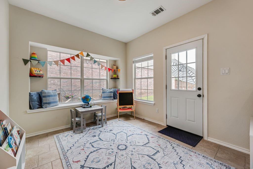 819 Canal Street Irving, TX 75063 - Photo 10 of 32