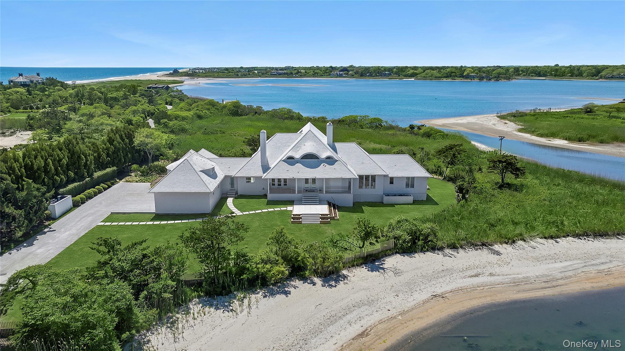 64 West End Road East Hampton, NY 11937 - Photo 3 of 23