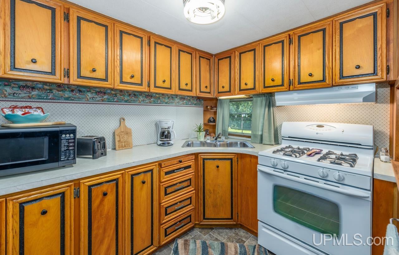3691 K Road Bark River, MI 49807 - Photo 14 of 36 Gallery Image 14