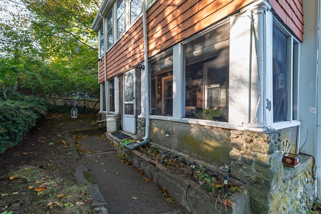30 Puritan Road Weymouth, MA 02189 - Photo 6 of 34