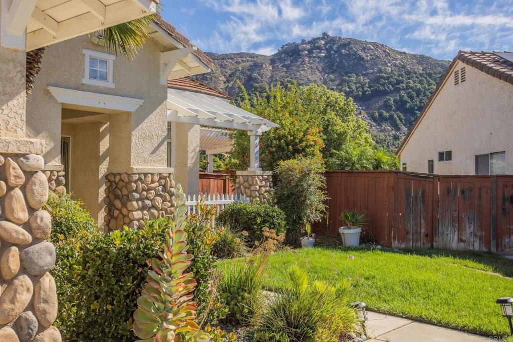 4895 Lake Shore Place Fallbrook, CA 92028 - Photo 20 of 27 front view of a house