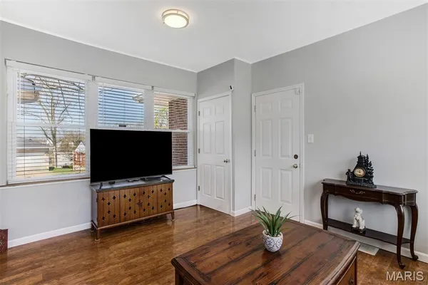 $409,900 | 60 Flamingo Drive, Crestwood, MO 63123