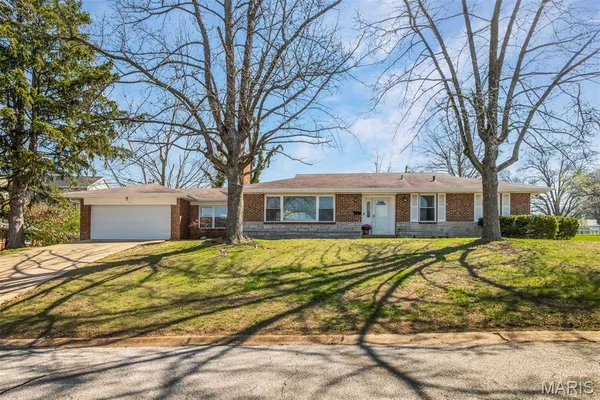 $409,900 | 60 Flamingo Drive, Crestwood, MO 63123