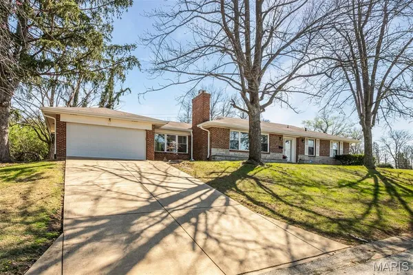 $409,900 | 60 Flamingo Drive, Crestwood, MO 63123