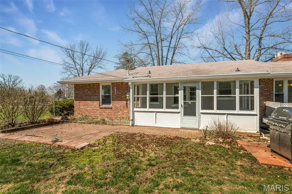 $409,900 | 60 Flamingo Drive, Crestwood, MO 63123