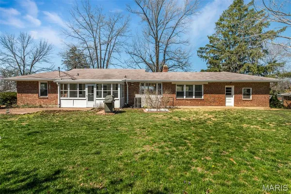 $409,900 | 60 Flamingo Drive, Crestwood, MO 63123