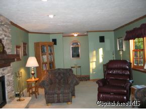 24576 Brookwood Hills Road Athens, IL 62613 - Photo 4 of 8 Gallery Image 4