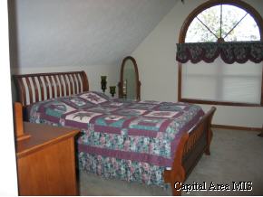 24576 Brookwood Hills Road Athens, IL 62613 - Photo 7 of 8 Gallery Image 7