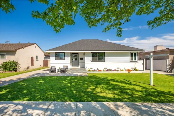 $1,400,000 | 3246 Marwick Avenue, Long Beach, CA 90808