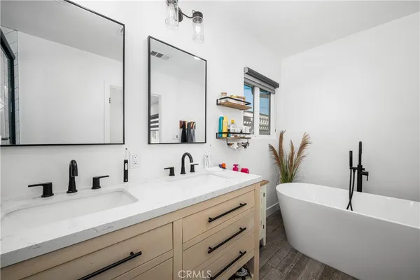 $1,400,000 | 3246 Marwick Avenue, Long Beach, CA 90808