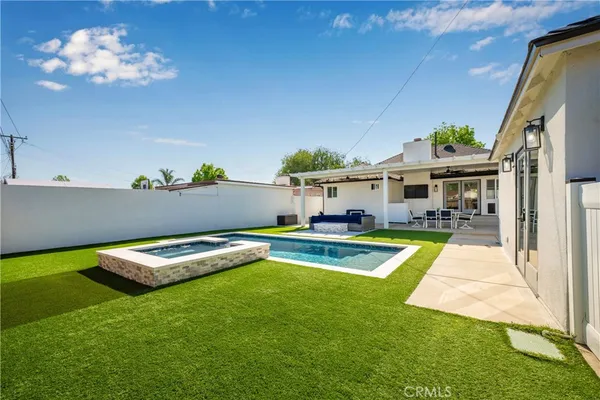 $1,400,000 | 3246 Marwick Avenue, Long Beach, CA 90808